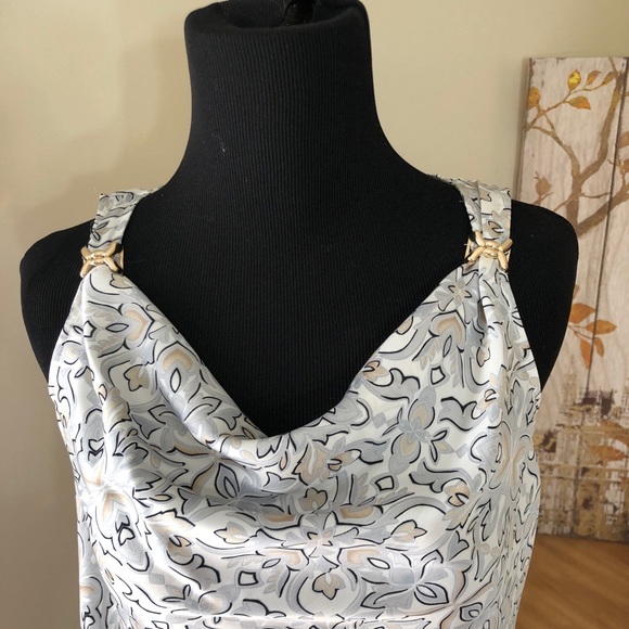 Top - Picture 4 of 6